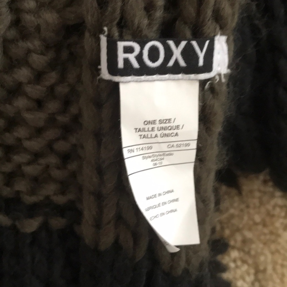 đ€ROXY SCARFđ€ - Picture 2 of 3